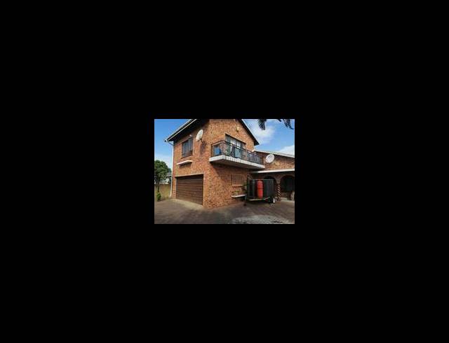 4 BEDROOM HOUSE FOR SALE IN BRACKENHAM